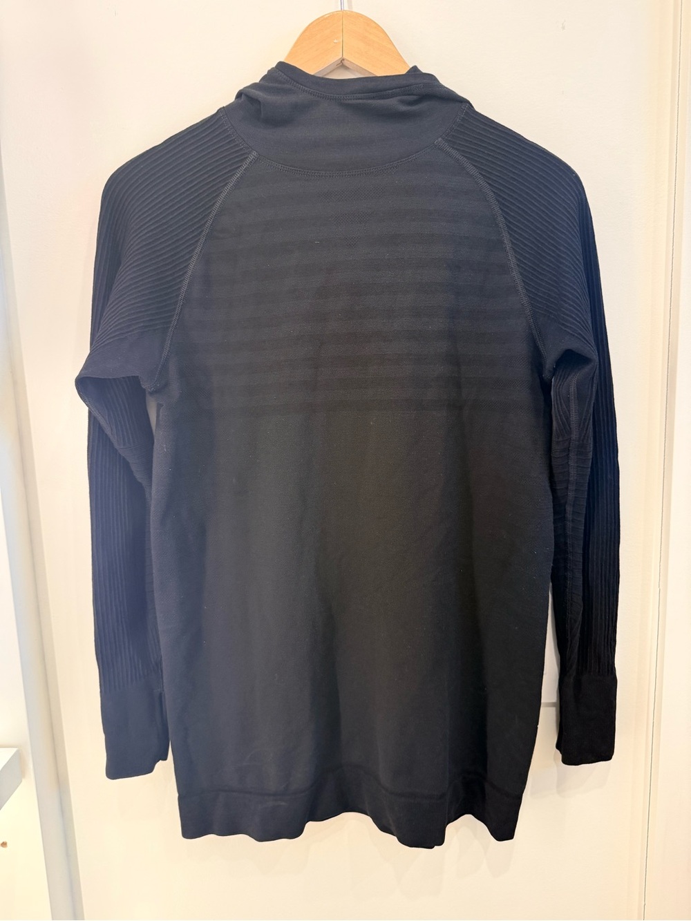 Lululemon Long-Sleeve Knit athletic top